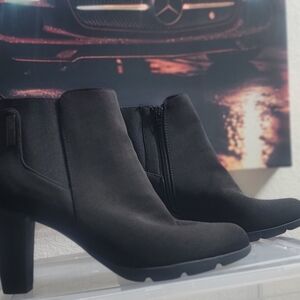 Elegant Black Ankle Boots